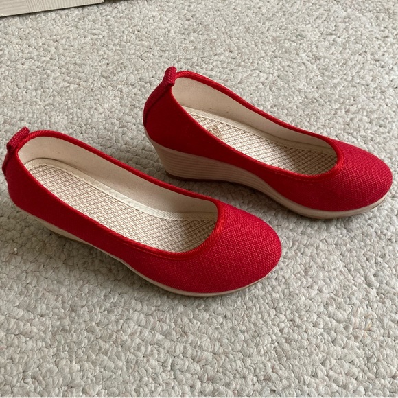 Red wedge heels - Picture 2 of 7